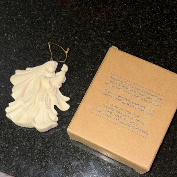 Avon Vintage Season’s Joy Ornament - Mother And Child - NIB - Picture 7 of 8